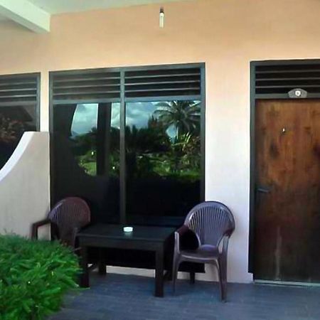 Bernard Guest House&Resto RedPartner Ambarita Exterior foto