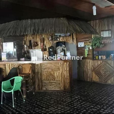 Bernard Guest House&Resto RedPartner Ambarita Exterior foto