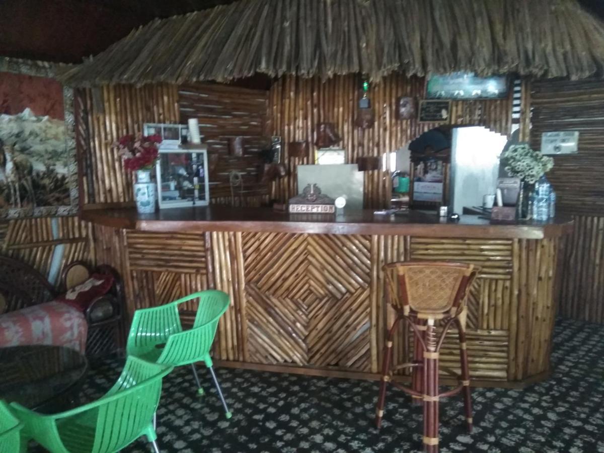 Bernard Guest House&Resto RedPartner Ambarita Exterior foto